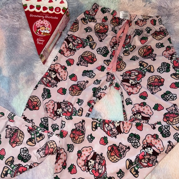 Strawberry Shortcake Print Lounge Pants x Forever 21
Gently used + original box - Picture 4 of 9